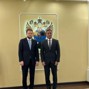 السفير المصري في موسكو يلتقي برئيس الوكالة الفيدرالية الروسية للنقل الجوي