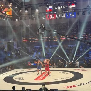 عبد اللطيف منيع يفوزه على المصارع الروسي مارات كامباروف