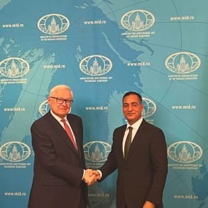 سفير مصر في روسيا يلتقي نائب وزير الخارجية الروسي