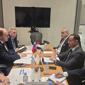 السفير المصري في روسيا يبحث التعاون الاقتصادي مع نائب وزير الصناعة والتجارة الروسي