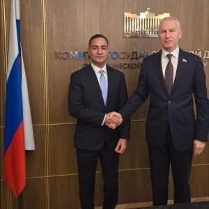 في لقاء مع السفير المصري في روسيا رئيس لجنة الرياضة بمجلس الدوما الروسي يشيد بمستوي البنية التحتية الرياضية في مصر